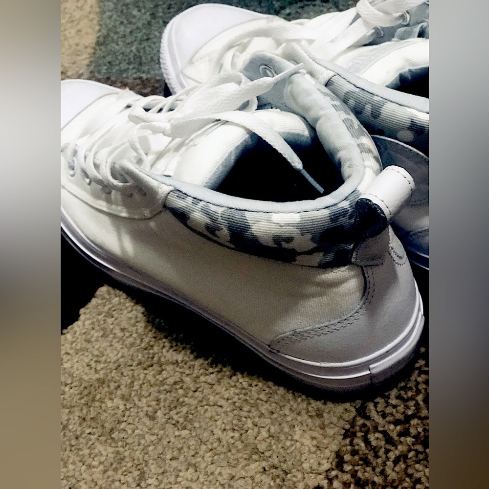 Converse Chuck Taylors US men size 9 all-White